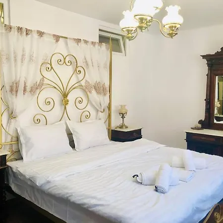 Joy Sadoveanu 1&2 Apartment